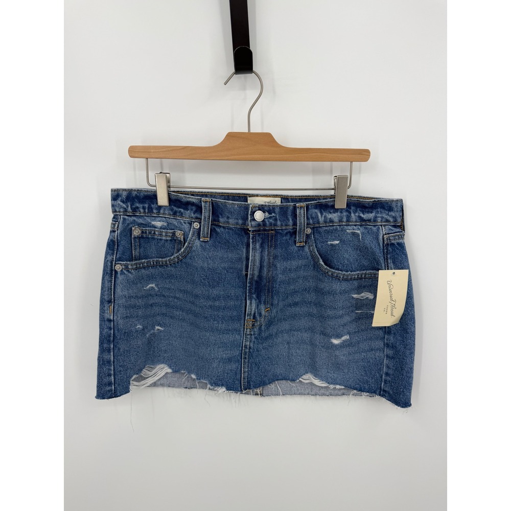 Universal Thread Denim Mini Skirt Womens 10 Blue Distressed Raw Hem Medium Wash